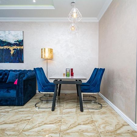 Luxury For Business & Pleasure Royal 3 Appartement Kiev Buitenkant foto