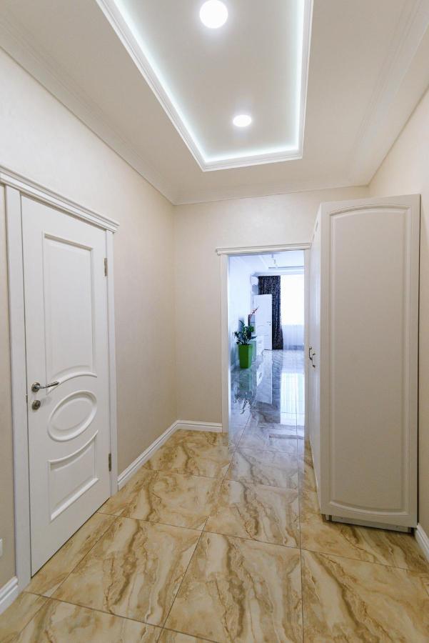 Luxury For Business & Pleasure Royal 3 Appartement Kiev Buitenkant foto