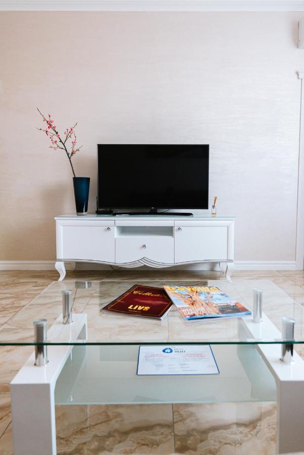 Luxury For Business & Pleasure Royal 3 Appartement Kiev Buitenkant foto