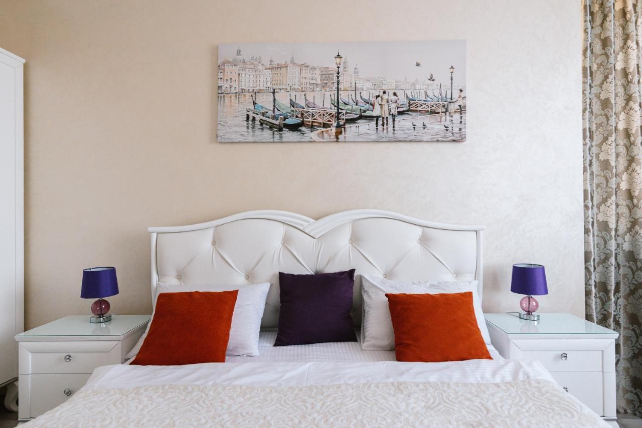 Luxury For Business & Pleasure Royal 3 Appartement Kiev Buitenkant foto