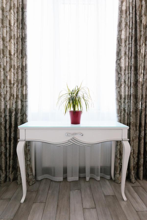 Luxury For Business & Pleasure Royal 3 Appartement Kiev Buitenkant foto
