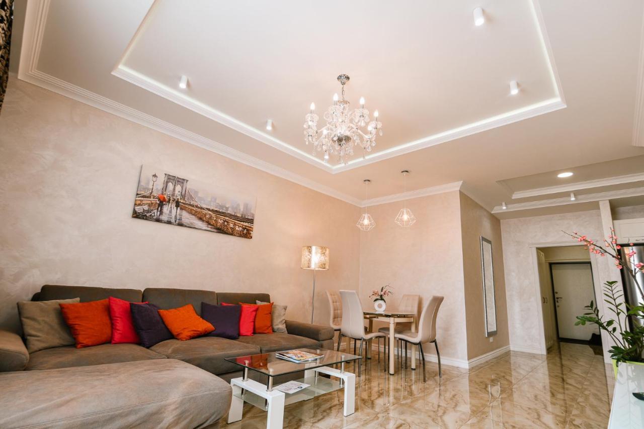 Luxury For Business & Pleasure Royal 3 Appartement Kiev Buitenkant foto