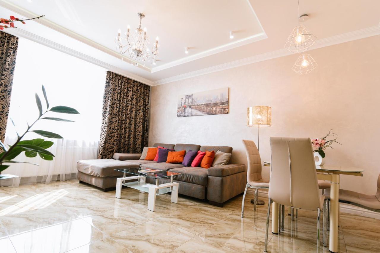 Luxury For Business & Pleasure Royal 3 Appartement Kiev Buitenkant foto
