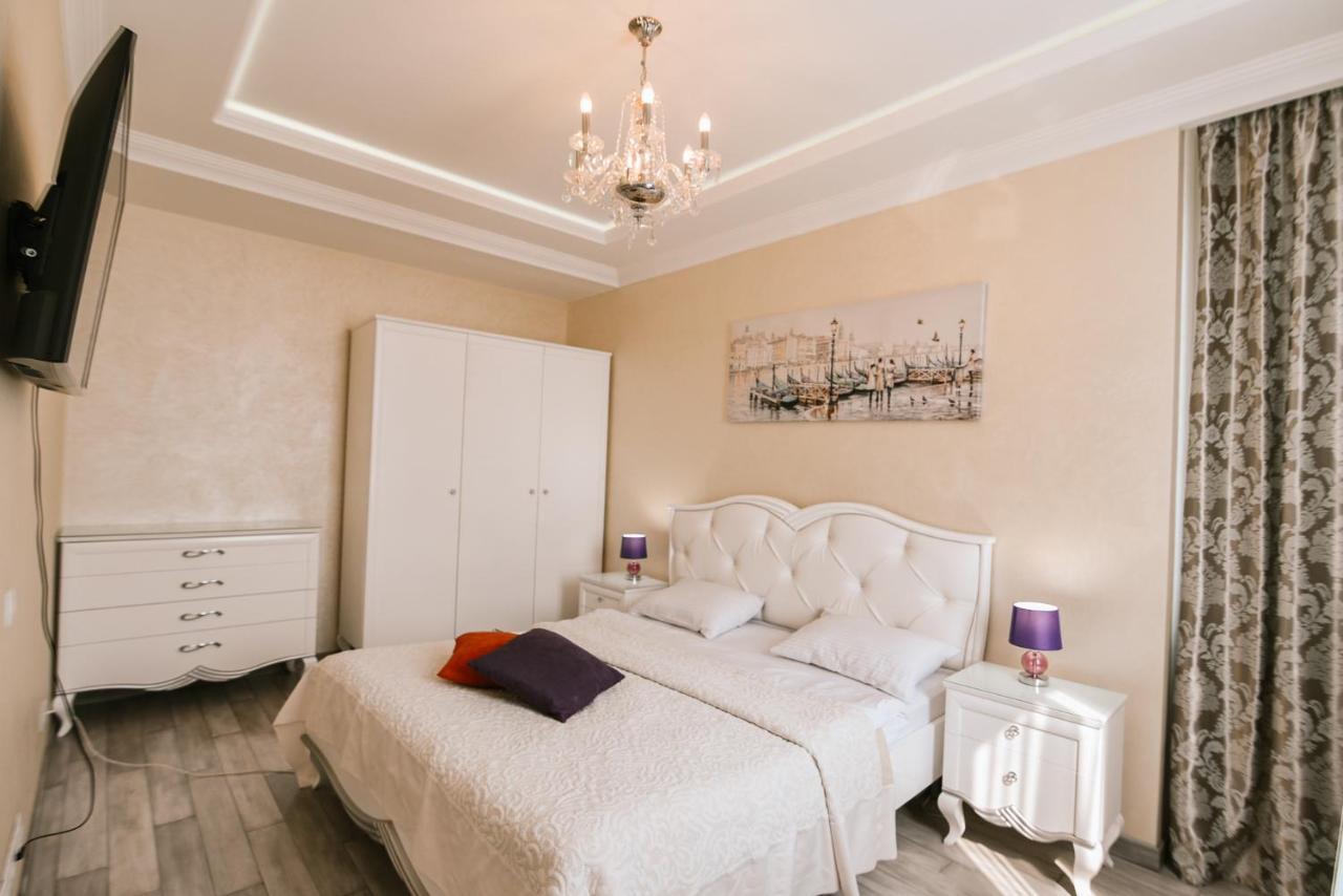 Luxury For Business & Pleasure Royal 3 Appartement Kiev Buitenkant foto